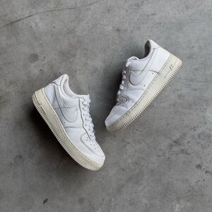 Nike Air Force 1 - White Size 8